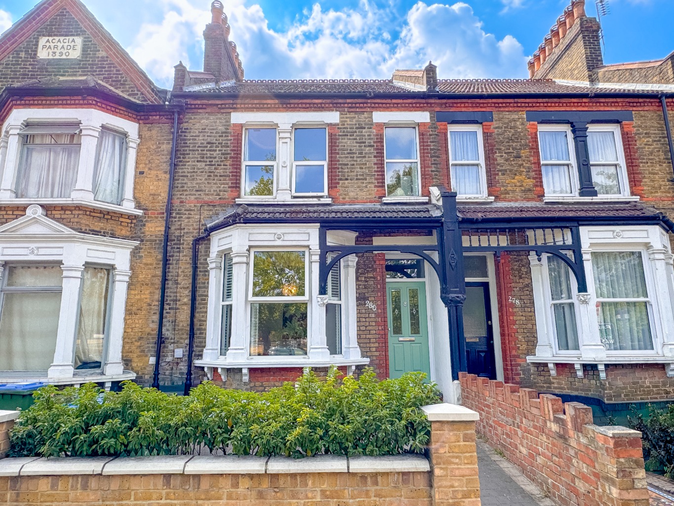 A very spacious three double bedroom Victorian terrace positioned opposite Plumstead Common.