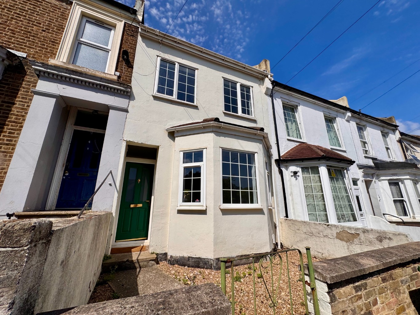Three double bedroomed Victorian mid terrace house, offered with immediate vacant possession.