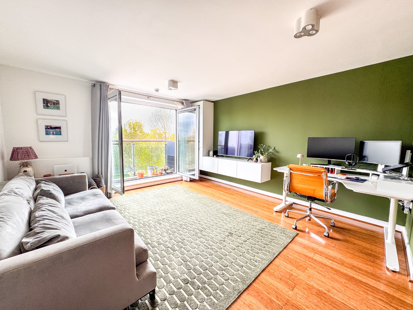 Beautiful One Bedroom Flat with Private Balcony and  in Erebus Drive, West Thamesmead.