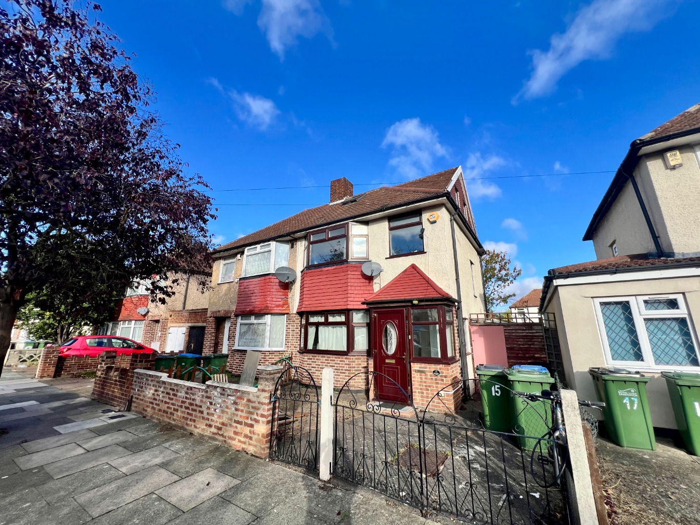Three Bedroom Semi-Detached Home in Abbey Wood with Loft Conversion