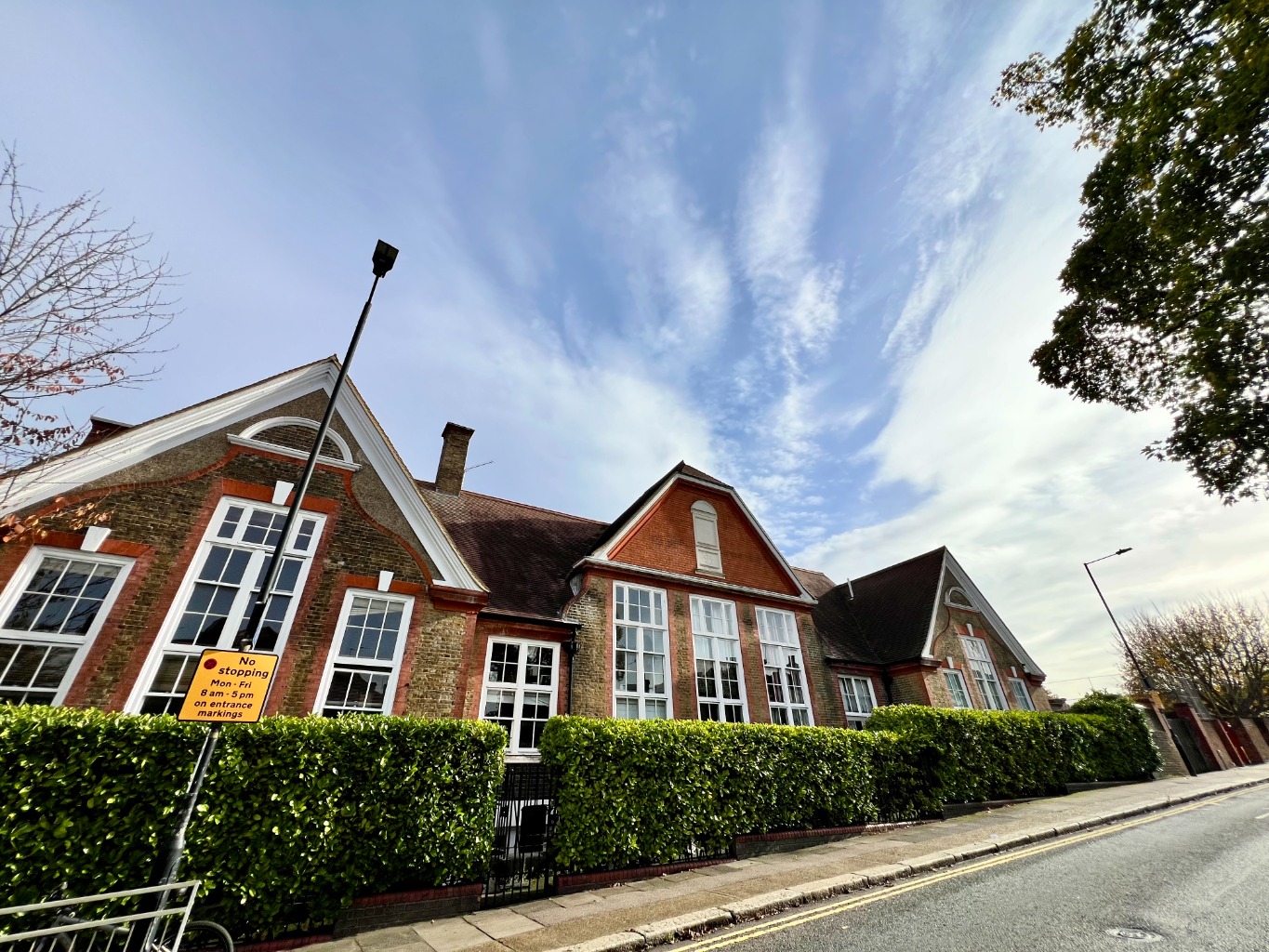 Split level, two bedroom flat in a Grade II Listed Gated development close to Woolwich town centre.