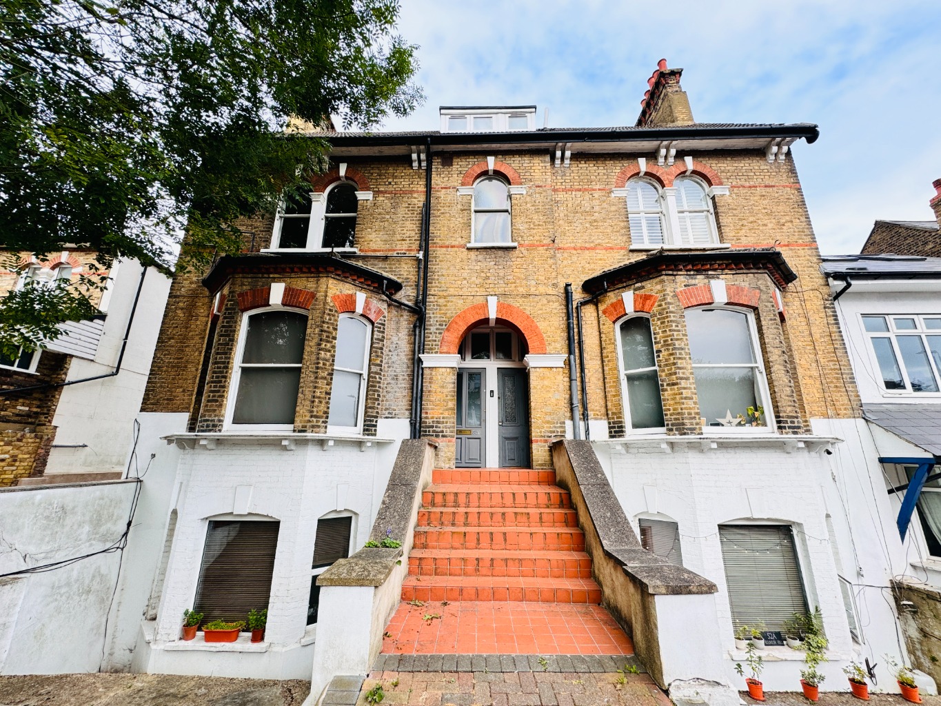 One bedroom Victorian conversion flat in Shooters Hill