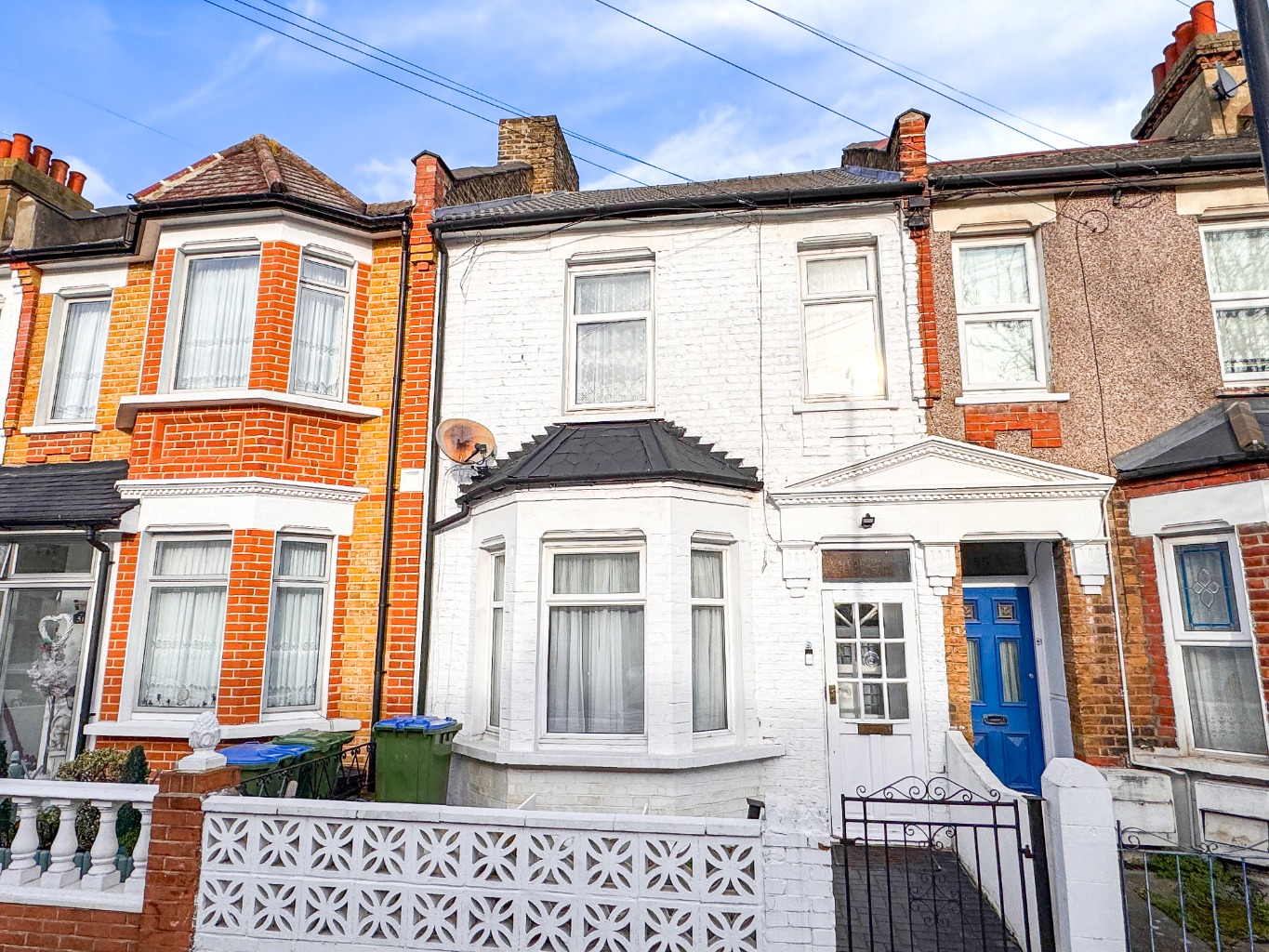 Offered with no forward chain is this spacious three double bedroom Victorian terrace house.