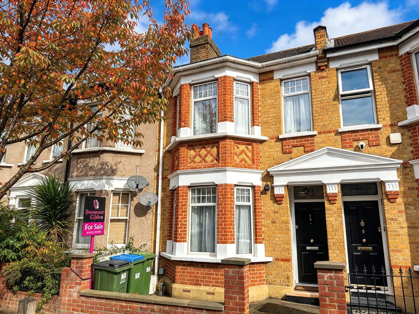 Beautifully presented three bedroom Victorian mid terrace house for sale, offered with no chain.