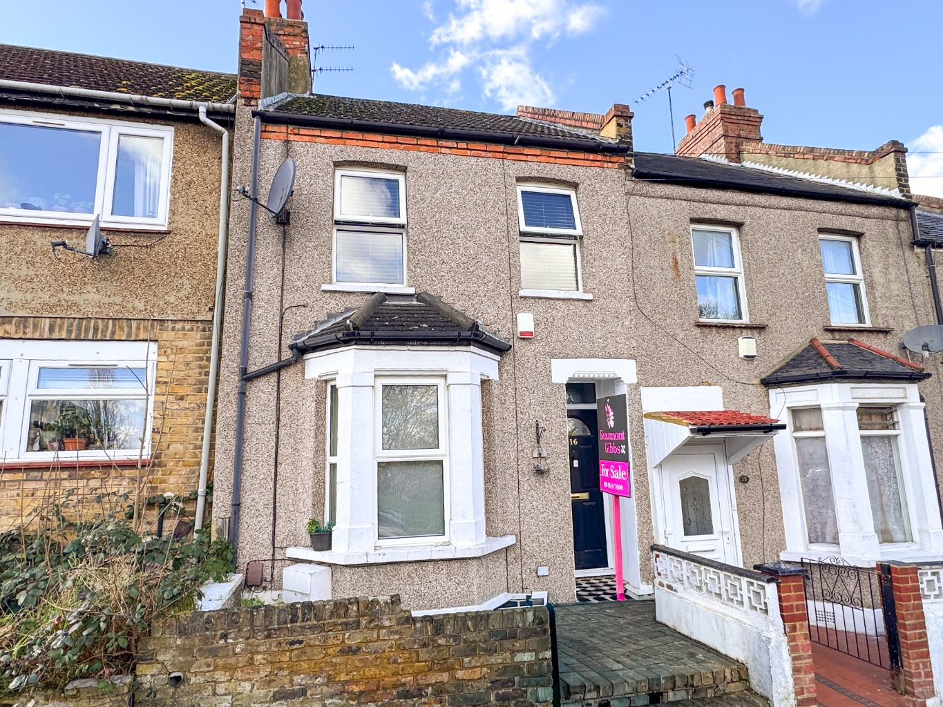 A three bedroom Victorian terrace house, offered with no forward chain.