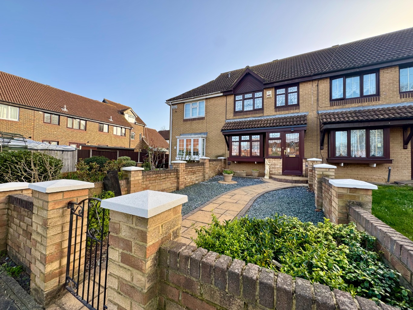 Charming, three bed terraced house in West Thamesmead being offered "Chain Free"!