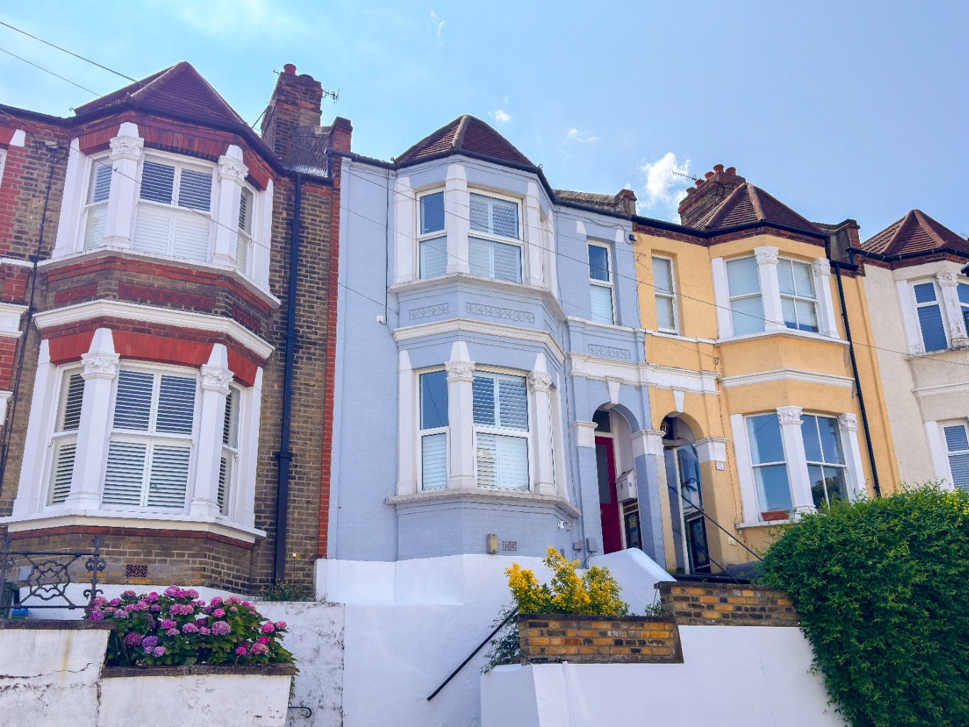 Offered with no forward chain, Beaumont Gibbs are offering this three bedroom Victorian terrace.