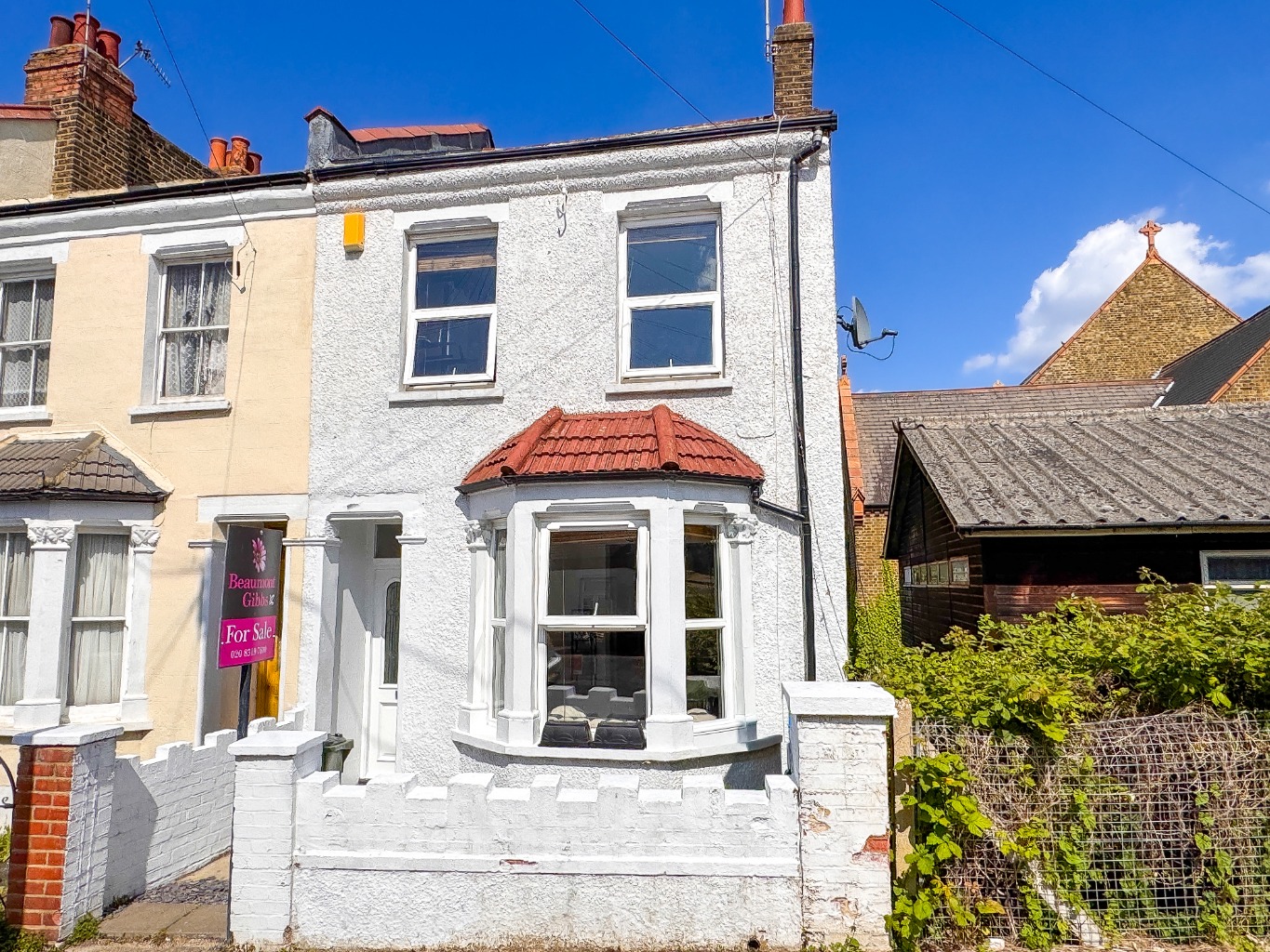 A Victorian two bedroom end of terrace house for sale, situated in a quiet street and chain free.