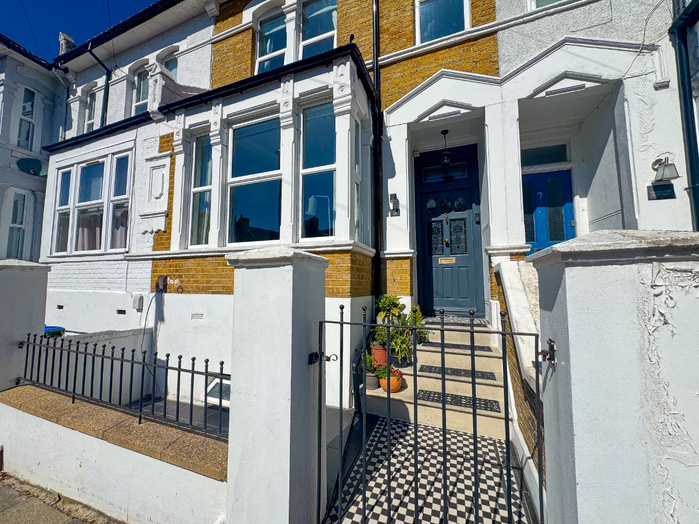 Stunning four bedroom, two bathroom Victorian Terrace in Plumstead Common