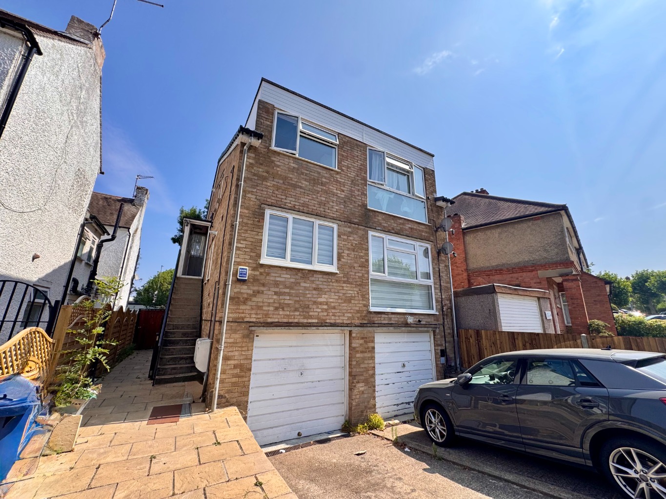 Unique three bedroom property with Annexe, Parking & Garden near Mill Hill Broadway, NW7