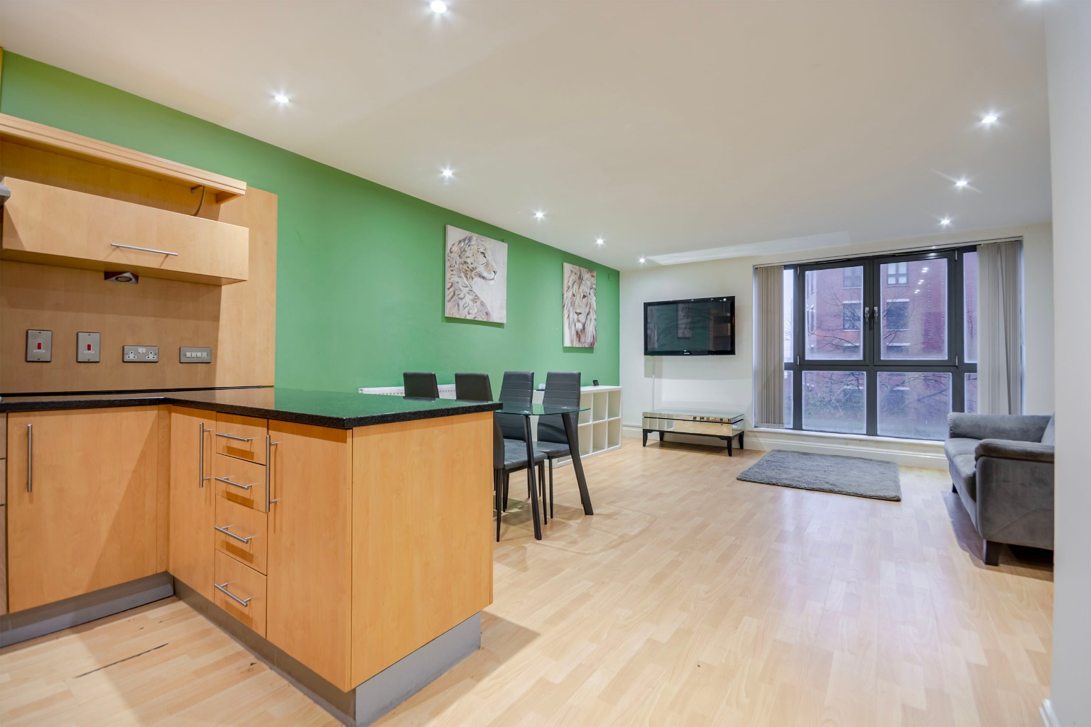 Superb Two bedroom, Two bathroom apartment in The Point, Nottingham