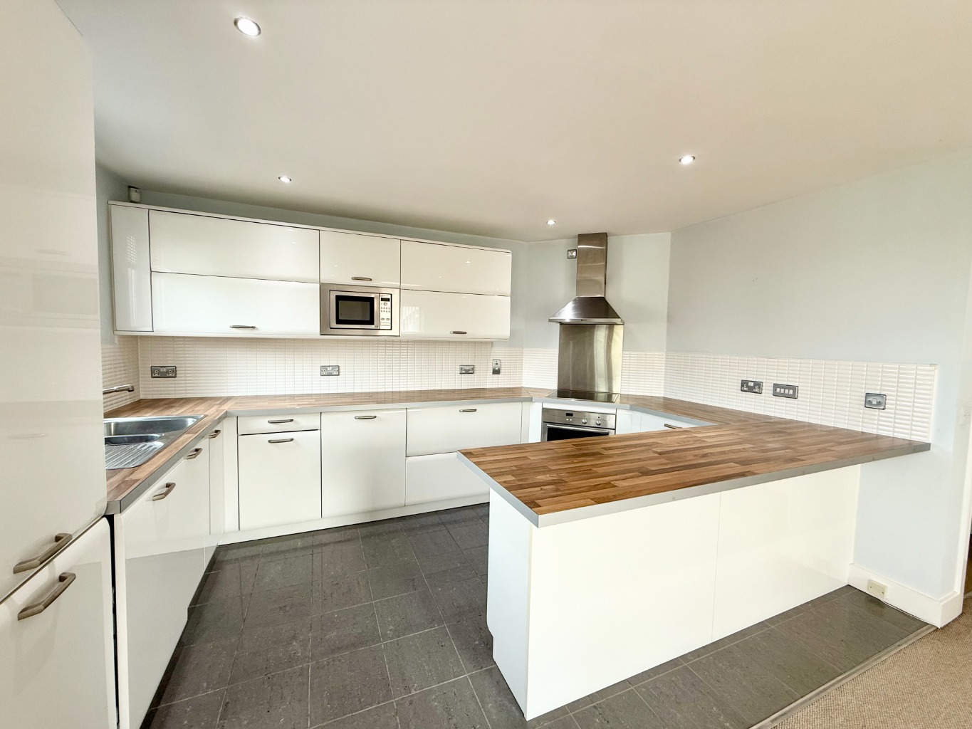 Exclusive gated apartment with private balcony & off-street parking in Radcliffe-on-Trent