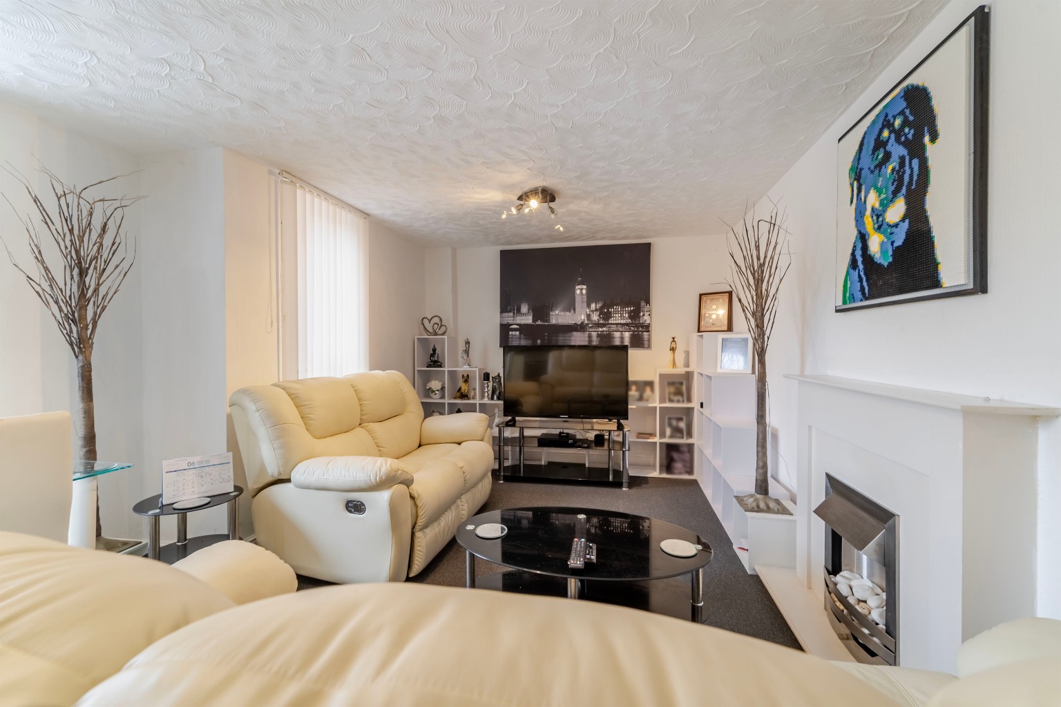 Modernised one bedroom apartment with gated parking located within the Nottingham City boundary.