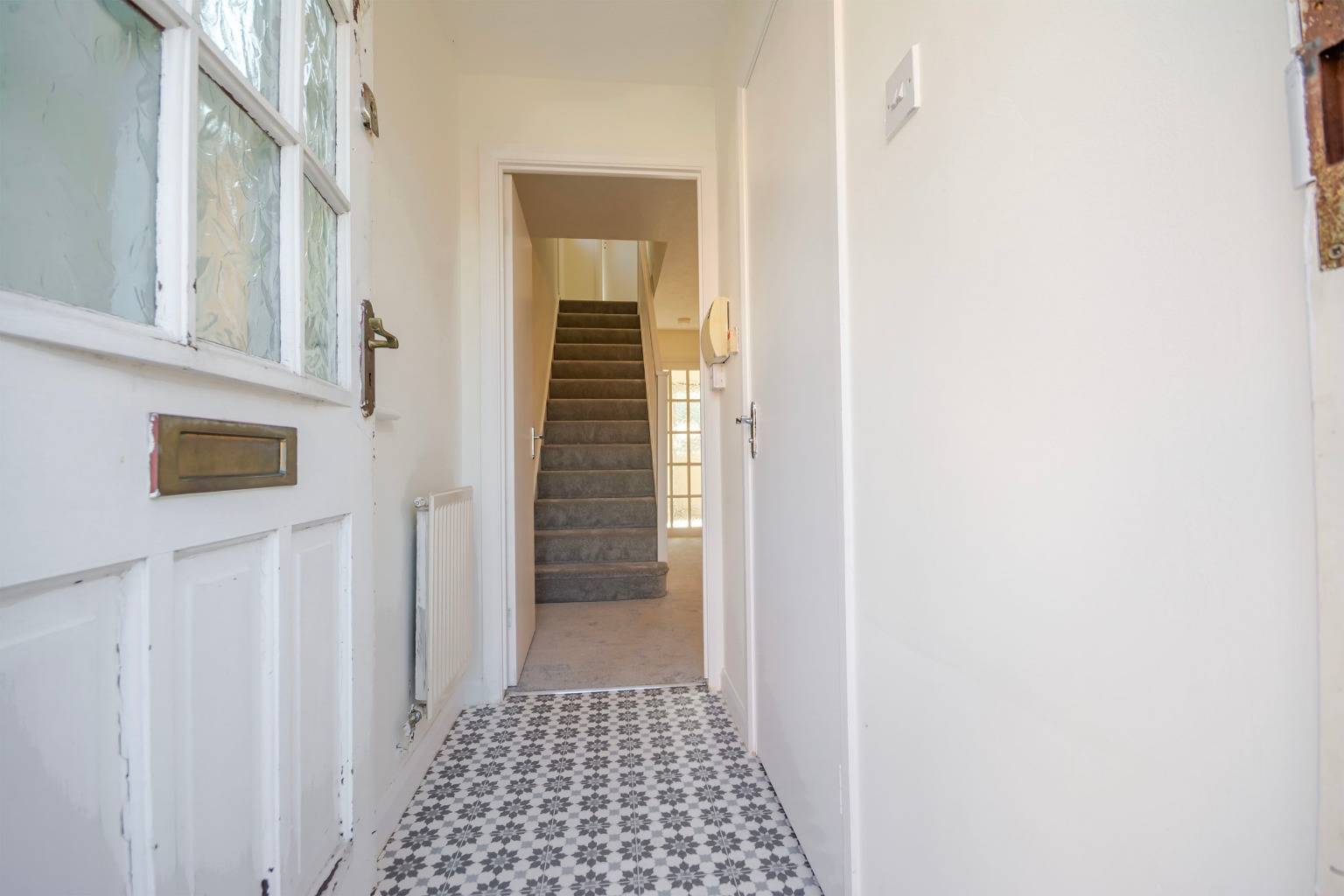 Charming three bedroom detached home in Nottingham with driveway parking