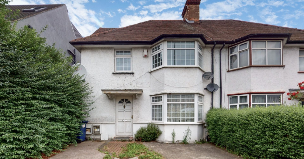 Two bedroom duplex apartment for rent in Golders Green...