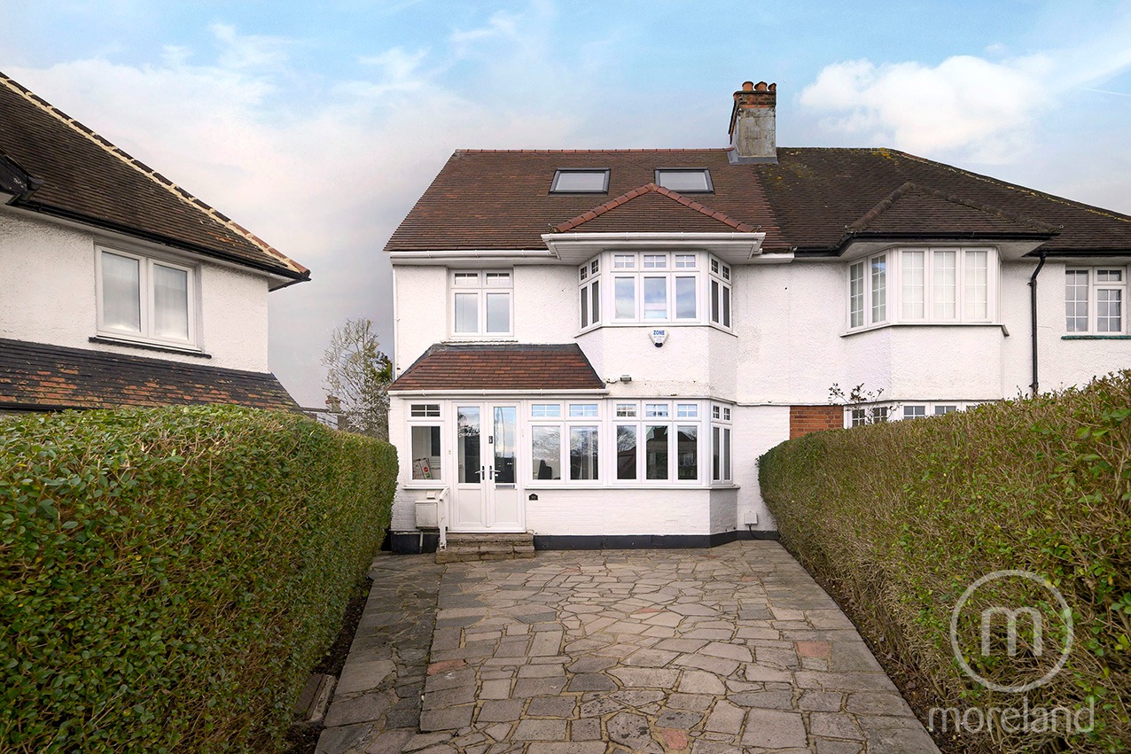 Exclusive To Moreland A Fabulous Four Bedroom Semi Detached House Spanning 1850sqft/171.9sqm