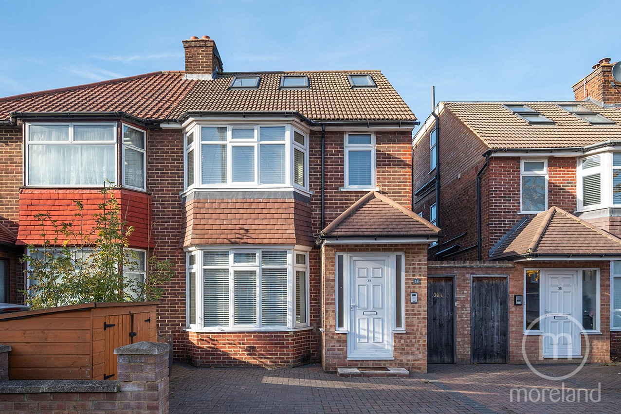Principal Agent for this spacious 4/5 bedroom, 3-bathroom semi-detached house,arranged over 3 floors