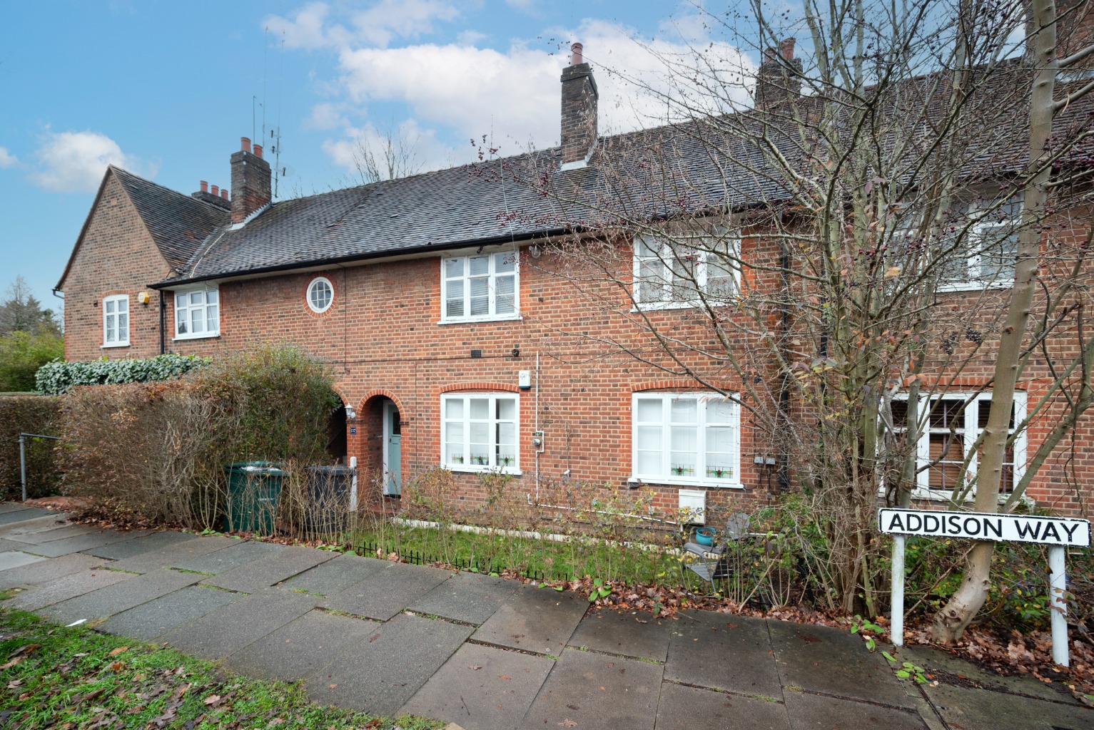 A bright and well-presented two-bedroom ground-floor apartment.