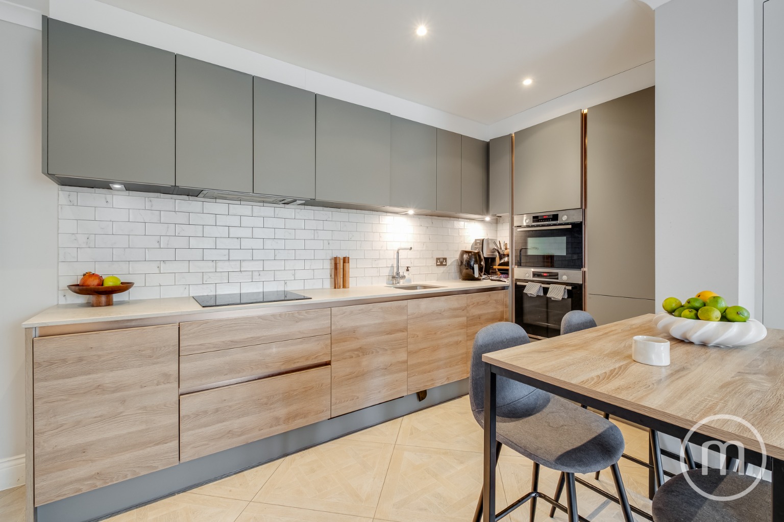 Exceptional 2-Bed Apartment in Hylmary Court, Golders Green