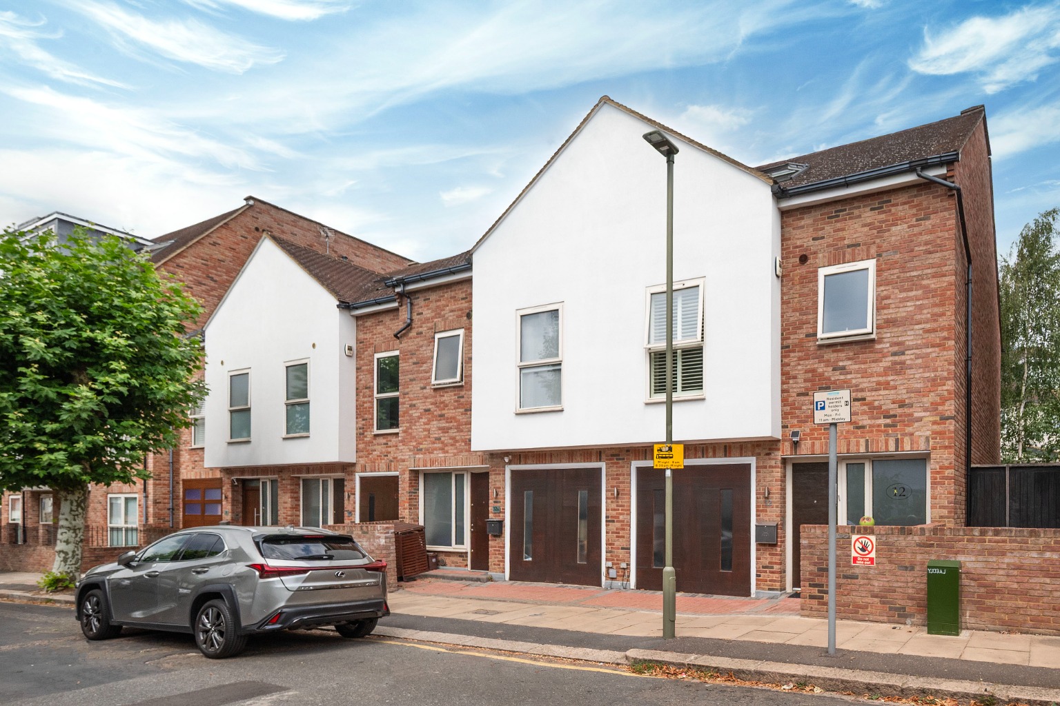 Exclusive 4-Bedroom Mews House with Terrace, Gym & 2,195 Sq Ft in Temple Fortune