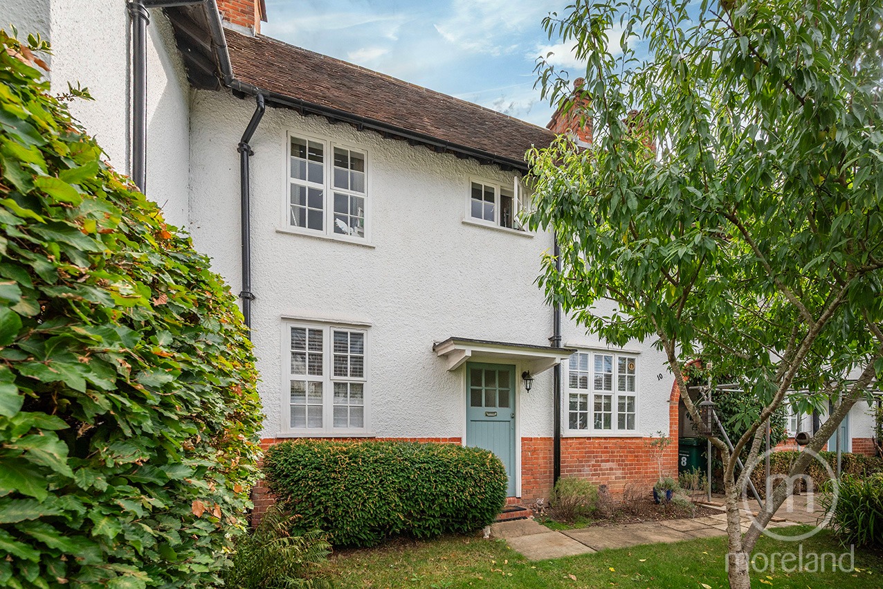 Exclusive listing - Beautiful Three-Bedroom 2 Bathroom, Grade II Listed Cottage with 62' Garden