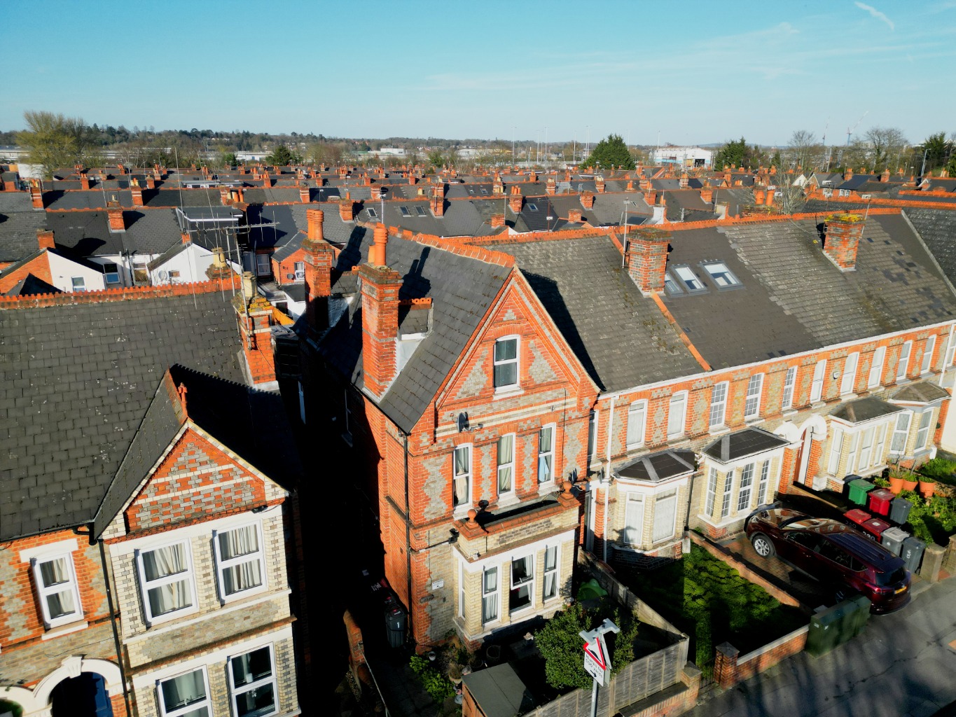 Tucked Away 2-Bed Split-Level Maisonette with Private Garden, Chain-Free!