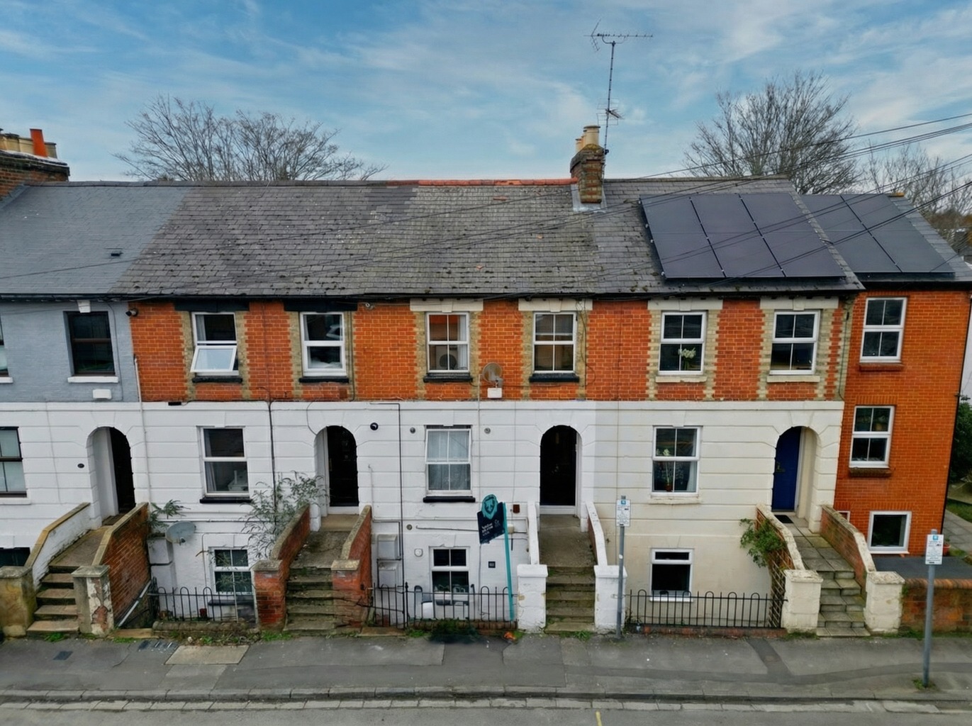 Chain-Free Top Floor Flat, Extended Lease, Ideal for Investors/First-Time Buyers