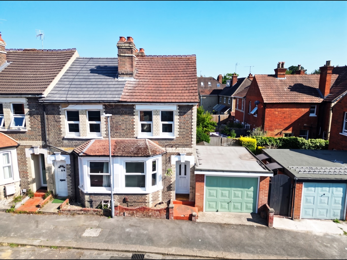Rare Find - 3 Bed Versatile End Terrace with Garage  No Onward Chain  Maiden Erlegh School Catchment