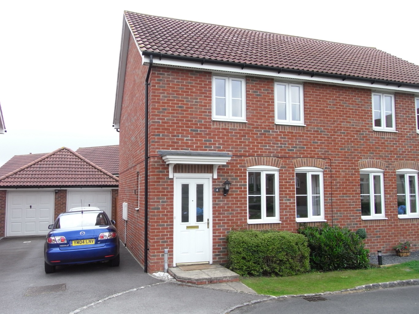 A superb 3 bedroom semi-detached House with detached garage and driveway to side of property.