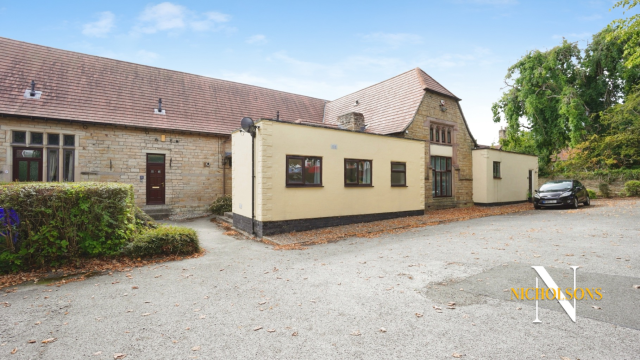 Character One-Bedroom Ground Floor Apartment with No Onward Chain