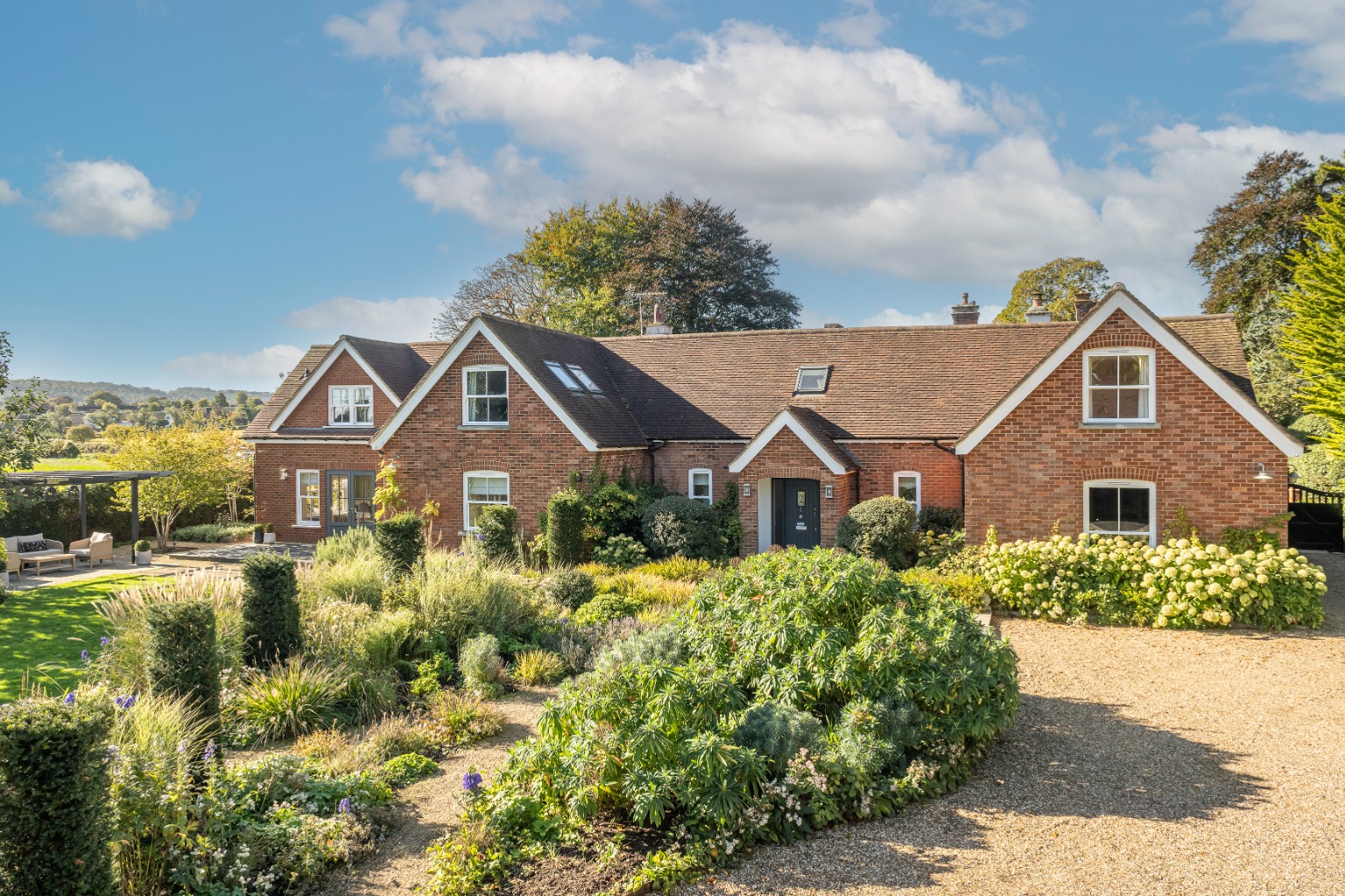 A Peaceful Country Home with Panoramic Views and a Wonderful Sense of Space A Peaceful Country Home with Panoramic Views and a Wonderful Sense of Space