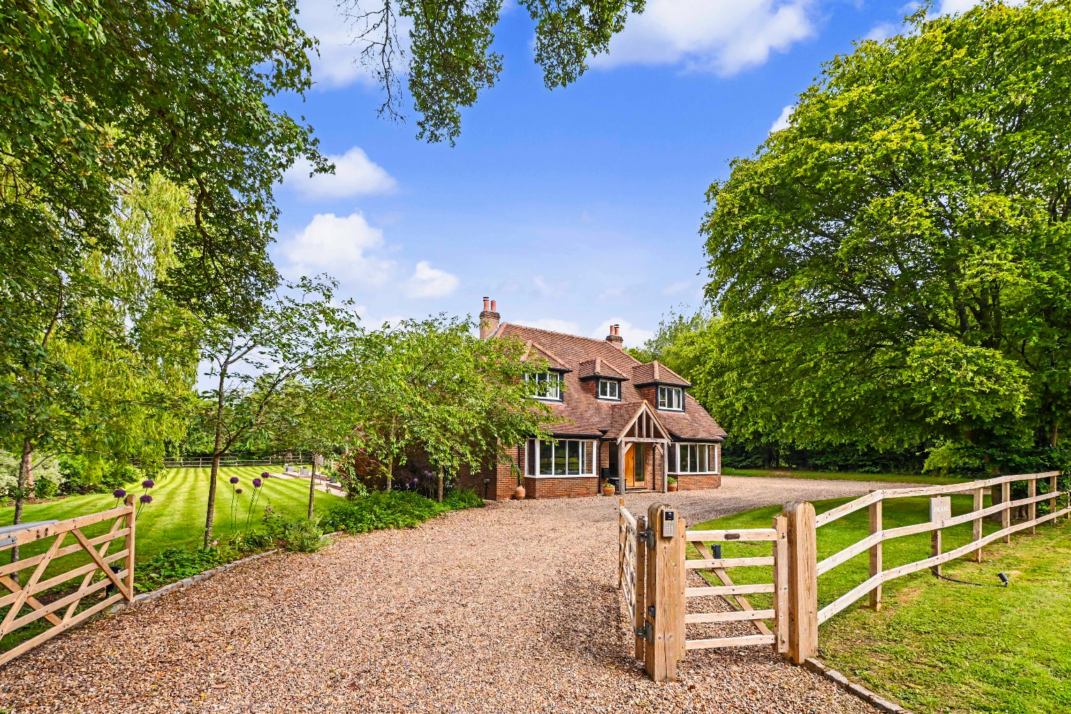 A beautifully rebuilt country home with annexe, gardens and Chiltern views