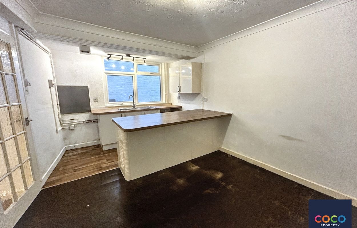 Modern Two Double Bedroom Ground Floor Flat, Old Swan, Weymouth Property image 5