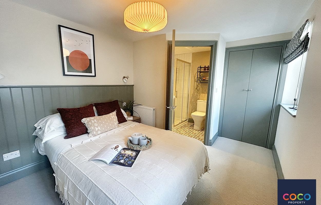 Stylish Ground Floor Ensuite Room in Shared Home, Dorset Property image 2