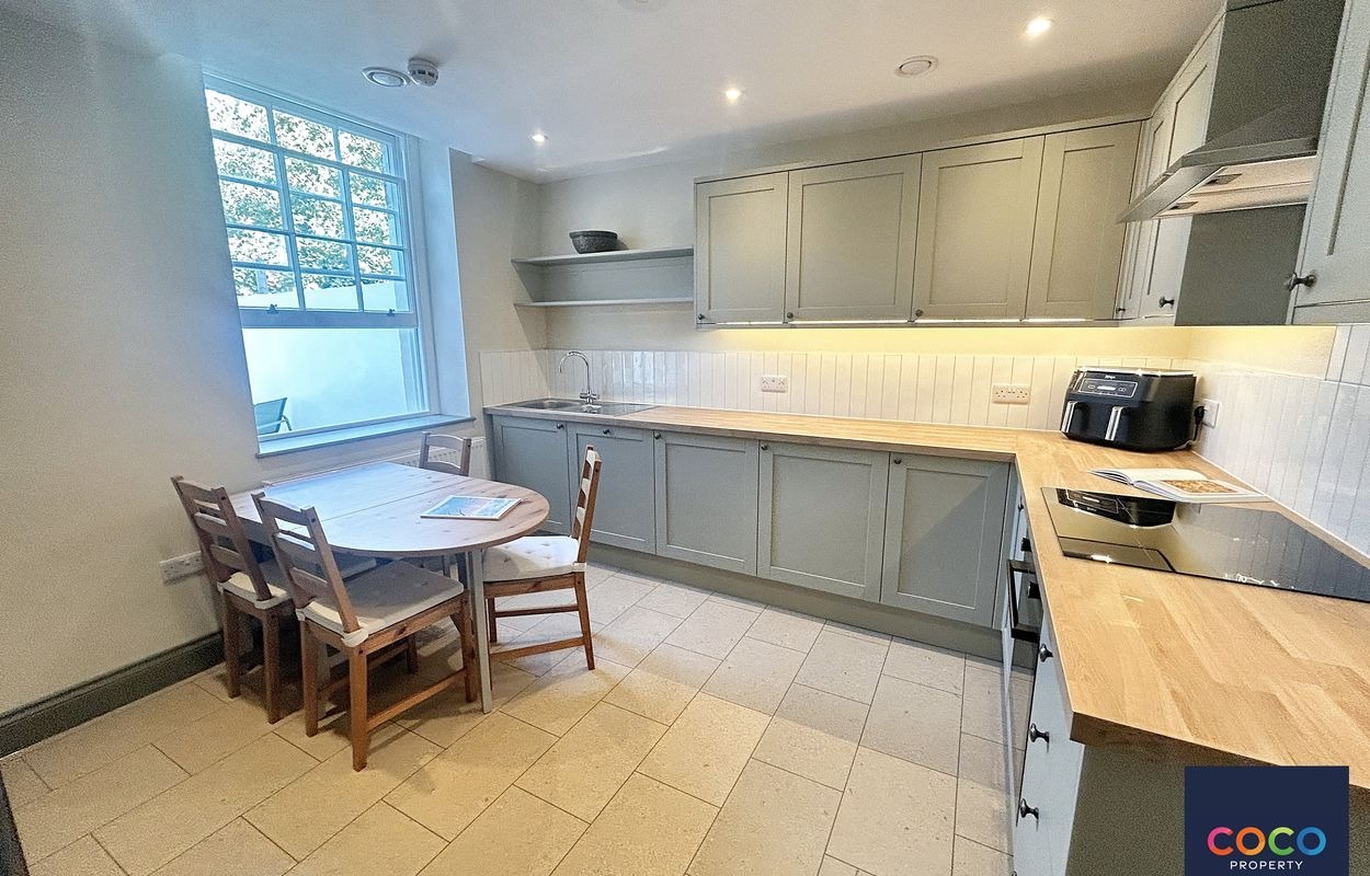 Stylish Ground Floor Ensuite Room in Shared Home, Dorset Property image 4