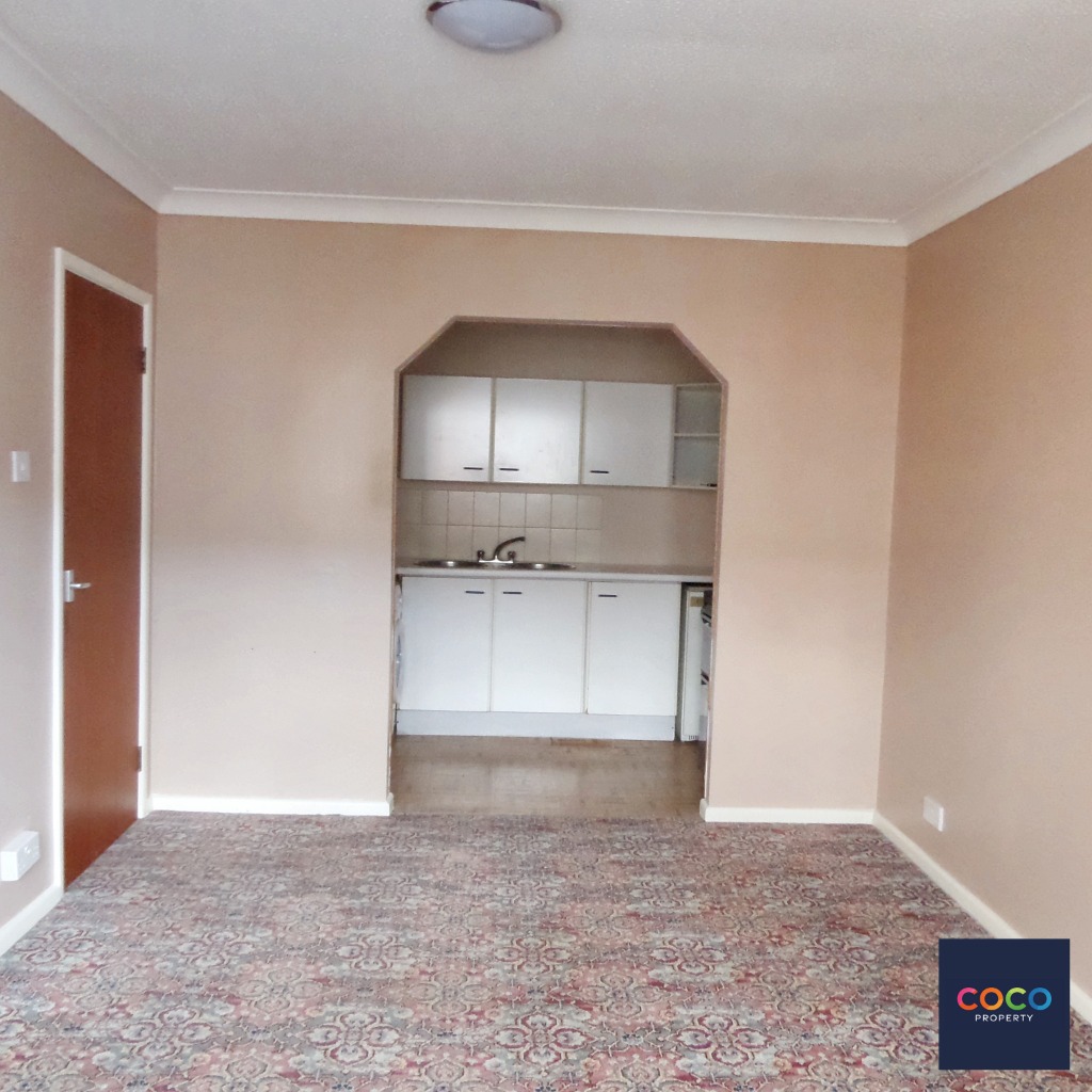 Modern 1-Bed Apartment in Victoria Court, Dorchester Property image 4