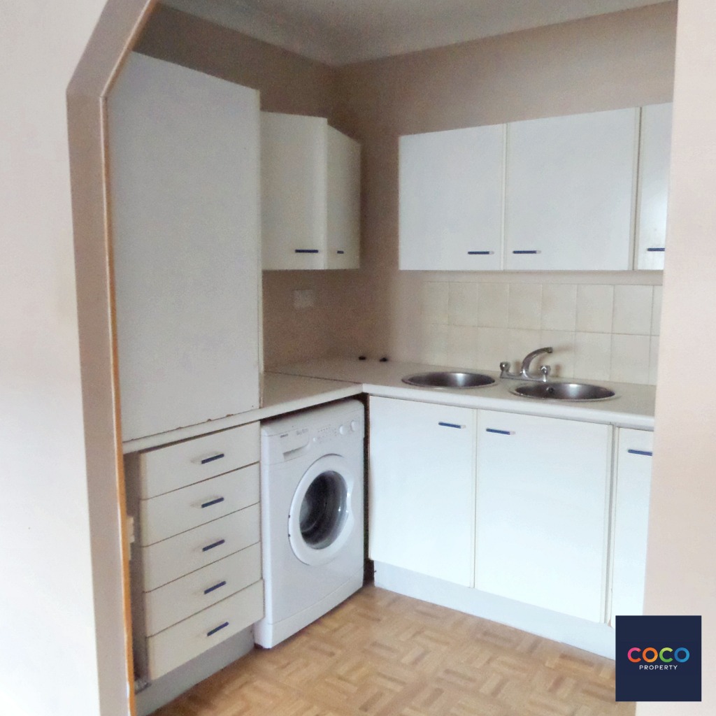 Modern 1-Bed Apartment in Victoria Court, Dorchester Property image 5