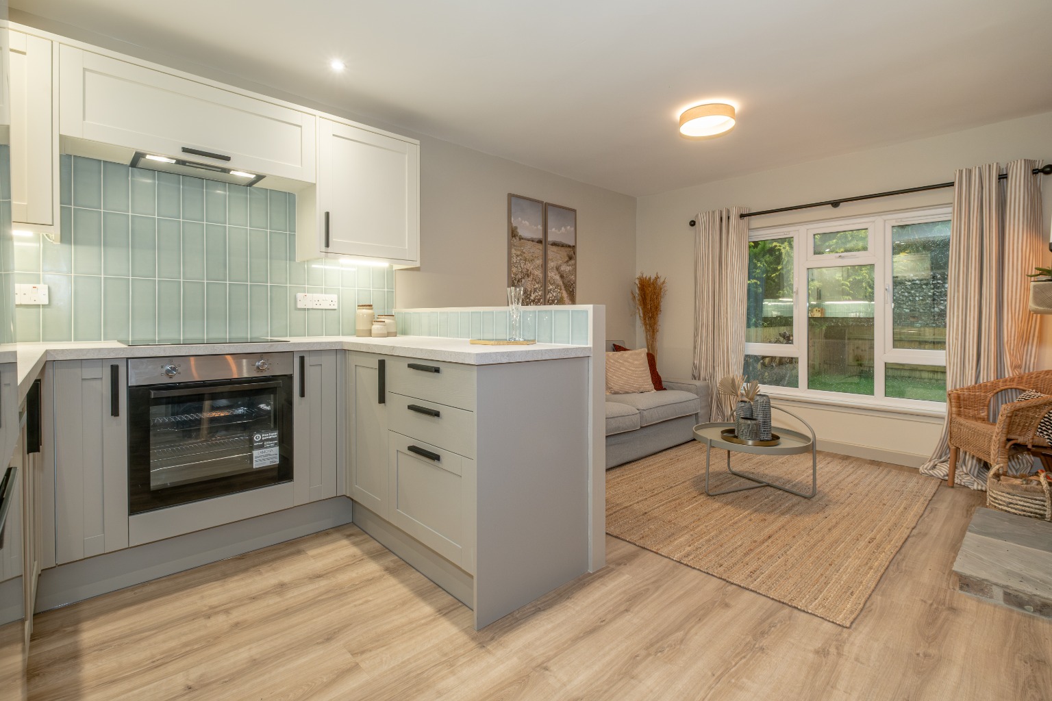 High Spec 2-Bed Bungalow in Desirable Winfrith Newburgh, Available Now Property image 3