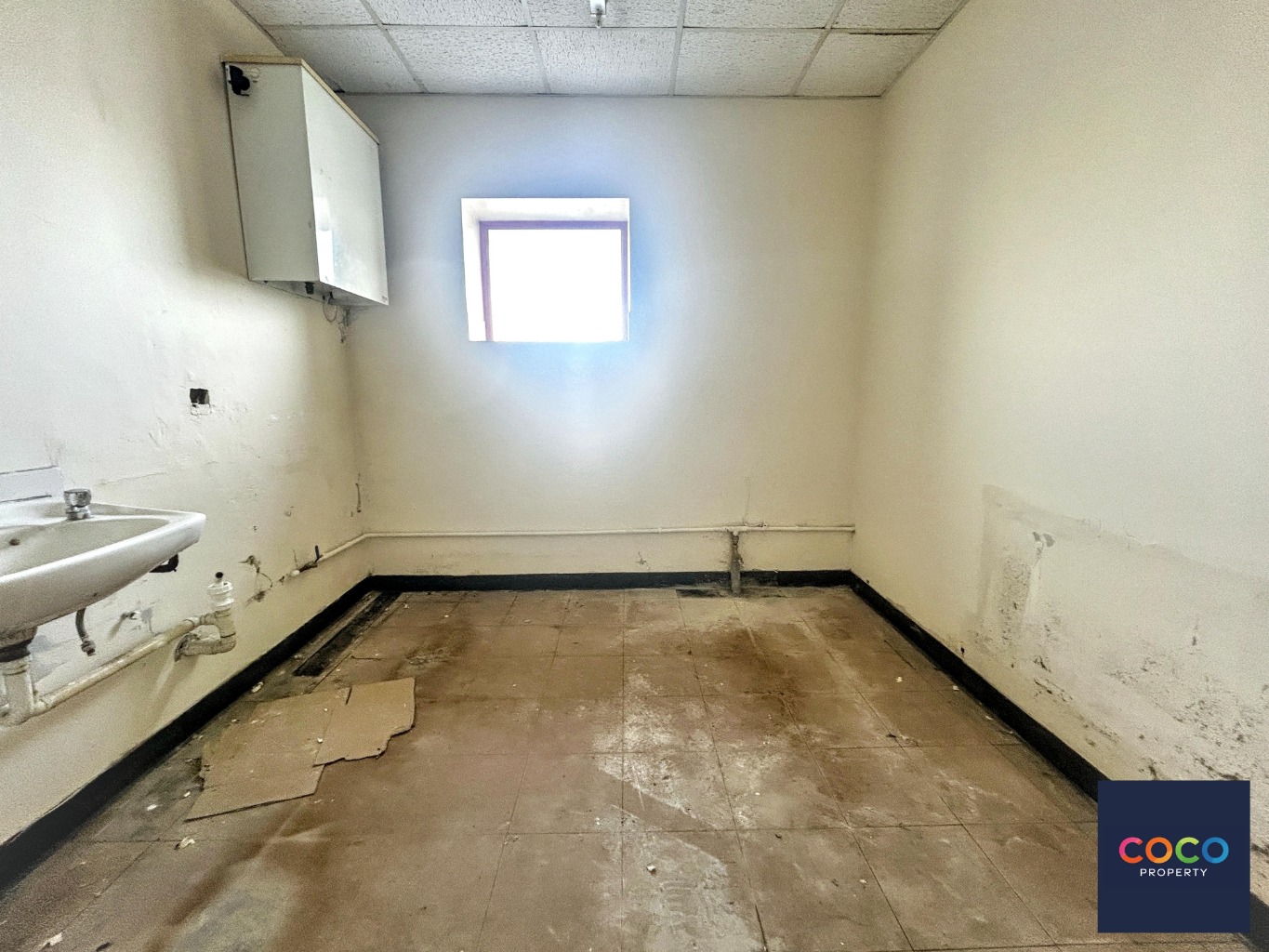 Versatile Commercial Unit To Let, Tradecroft Industrial Estate, Dorset Property image 2