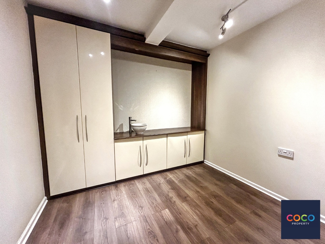 Prime Commercial Unit, Princes Street, Dorchester: Flexible Retail/Office Property image 7