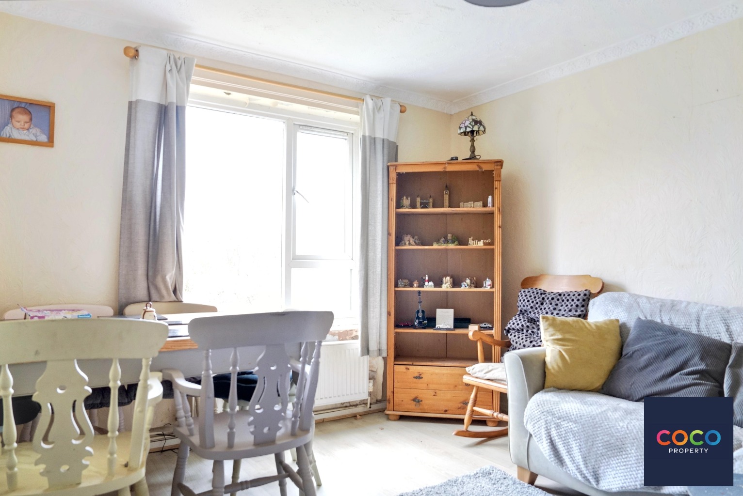 Three Bedroom Portland House. Property image 4