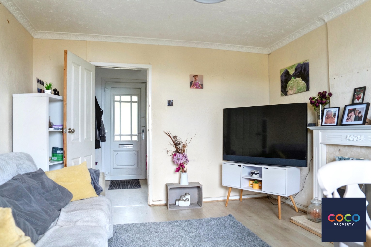 Three Bedroom Portland House. Property image 3