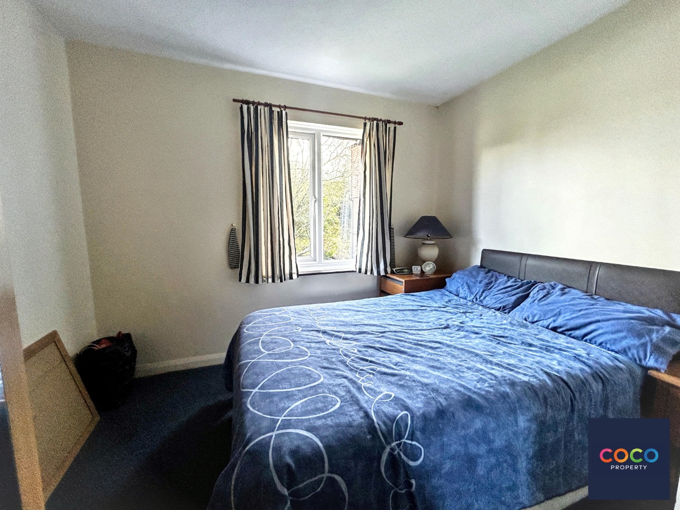 Modern One Bedroom Apartment with Parking in Central Dorchester Property image 3