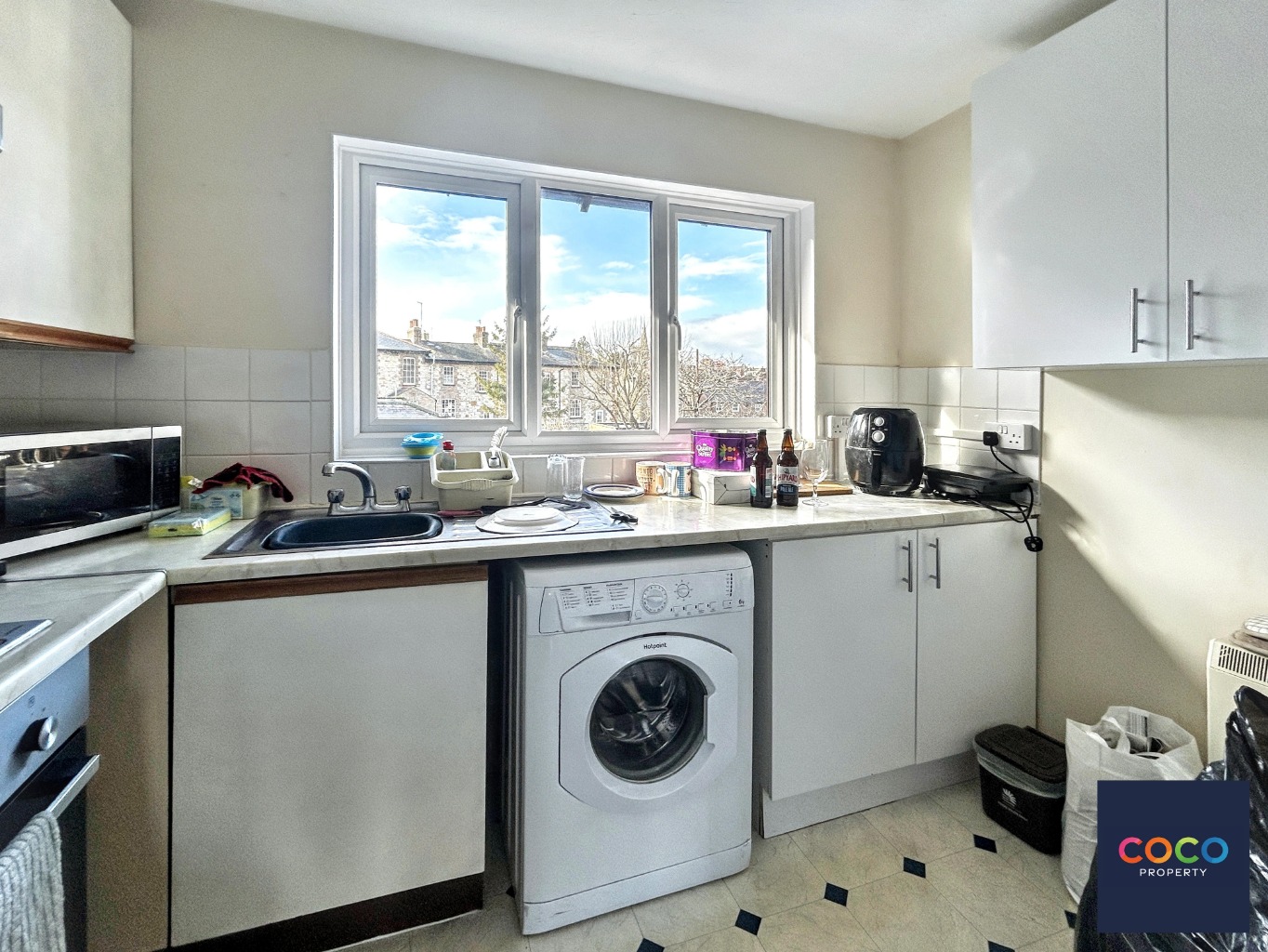 Modern One Bedroom Apartment with Parking in Central Dorchester Property image 6