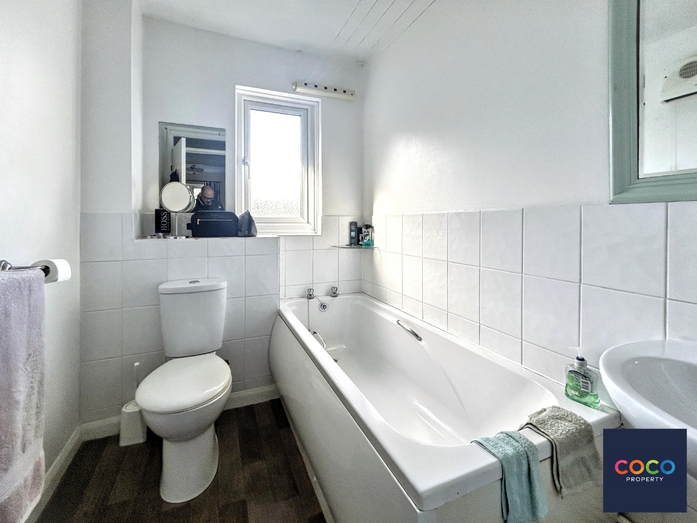 Modern One Bedroom Apartment with Parking in Central Dorchester Property image 8