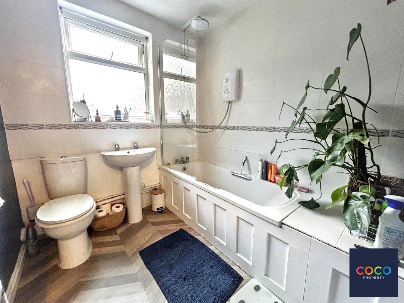 Charming 2 Bed Ground Floor Apartment with Garage & Garden in Dorchester Property image 11