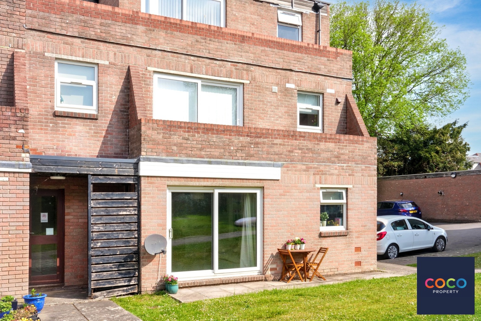 Charming 2 Bed Ground Floor Apartment with Garage & Garden in Dorchester Property image 1