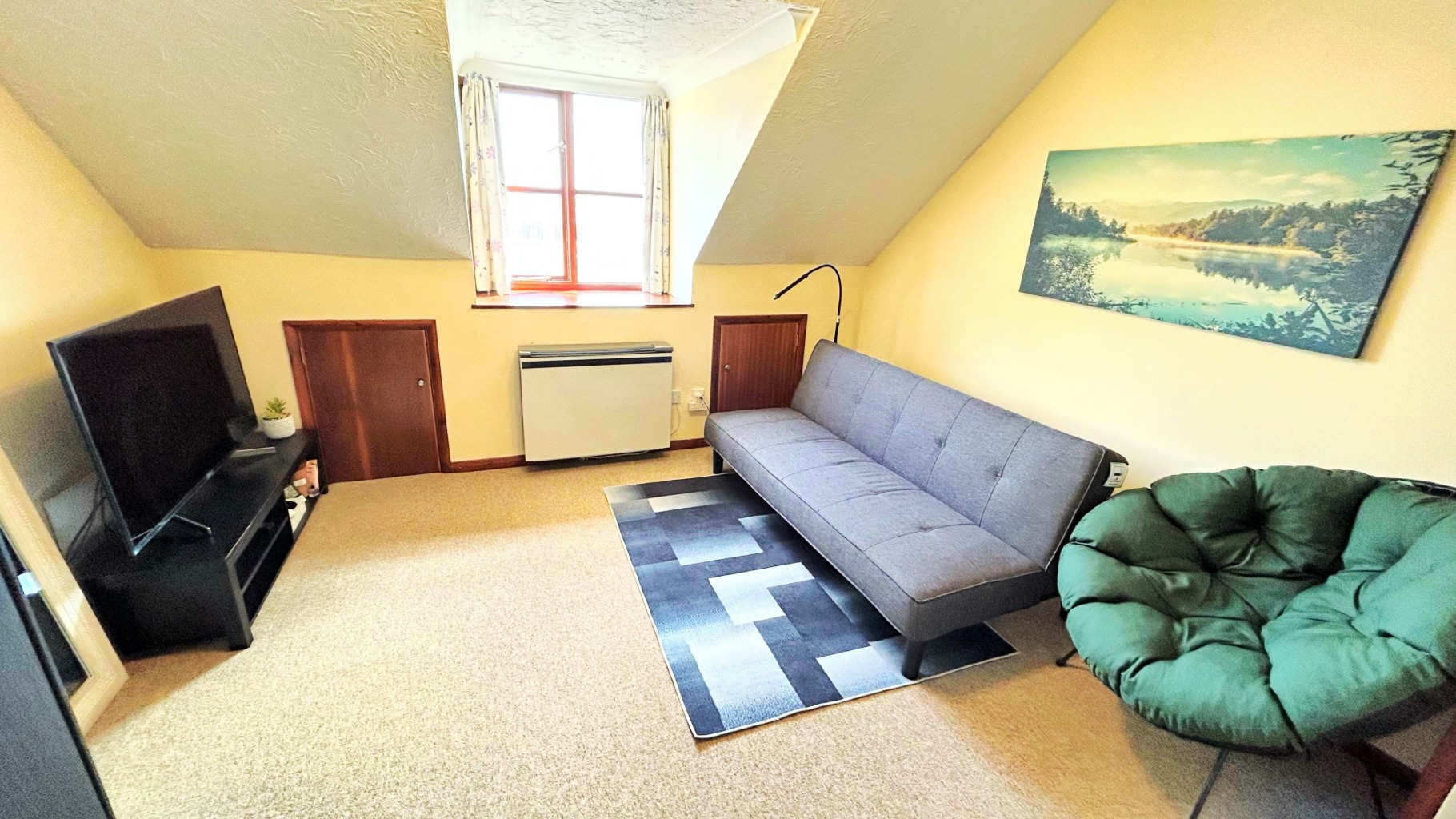 Two Double Bedroom Apartment with Garage, Dorchester Town Centre Property image 3