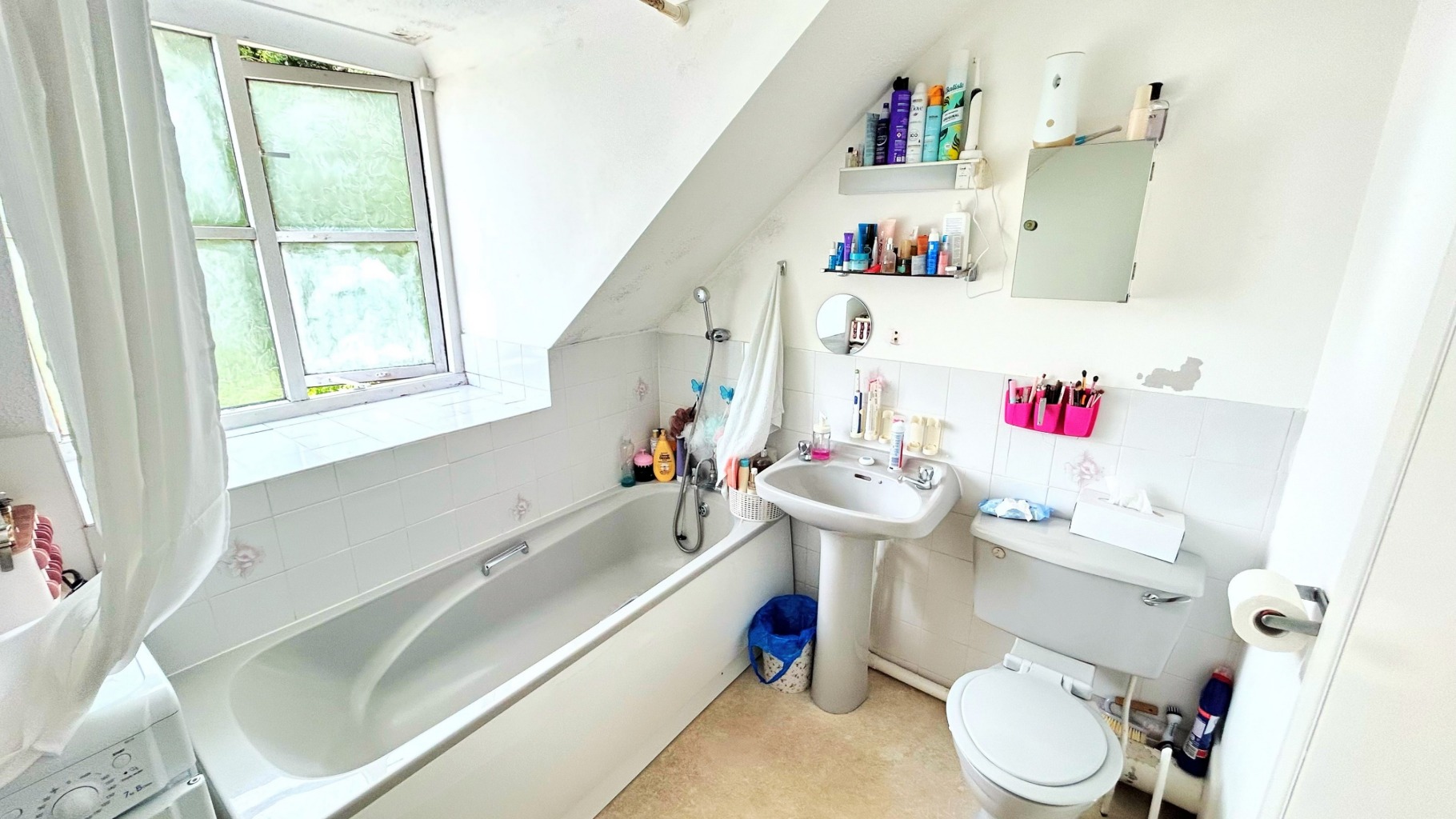Two Double Bedroom Apartment with Garage, Dorchester Town Centre Property image 6