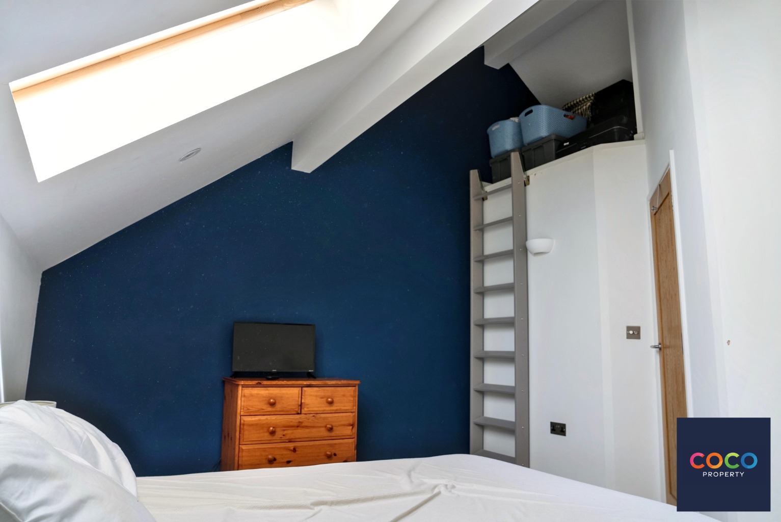 Enhanced Modern Home , Steps from Chesil Beach Property image 6